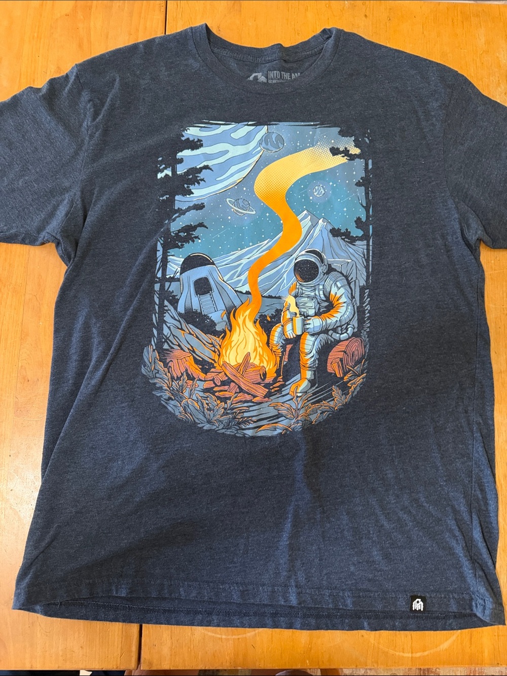 Into the AM Men's Navy Graphic Astronaut T-Shirt sz XL flaw